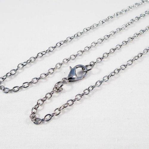 Collier chaîne à fines mailles argenté et fermoir à mousqueton de 50cm 