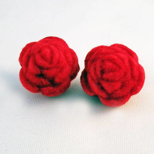 Pd62r - 2 perles fleur rose de couleur rouge vif en feutrine texture velours 