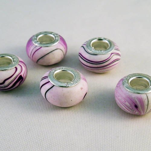 Lot de 5 perles à motifs teintes de mauve lilas violet et blanc de style pandora de 14mm x 8mm. 