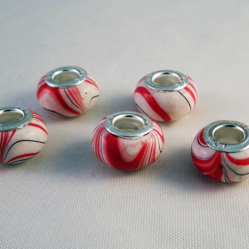 Lot de 5 perles à motifs teintes de rouge et blanc de style pandora de 14mm x 8mm. 