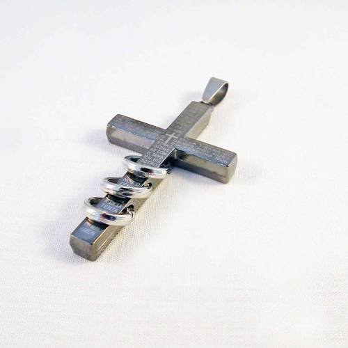 Rare pendentif breloque croix hématite trois anneaux écriture religieux noir gris ailes avec bélière argenté 
