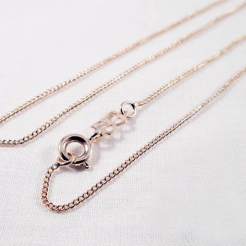 Collier 45cm chaîne très fine plaqué or rose 9k avec fermoir et petit papillon 