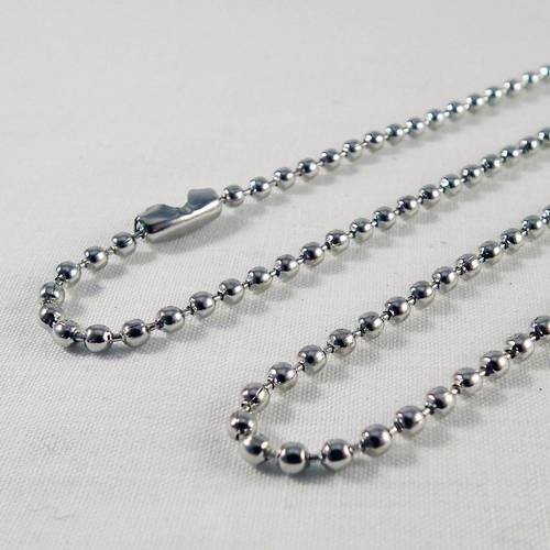 Collier chaîne 44cm à boules billes de couleur argenté avec fermoir 