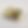 Grand clou stud en forme de rectangle arrondi en métal doré de 45mm x 30mm 