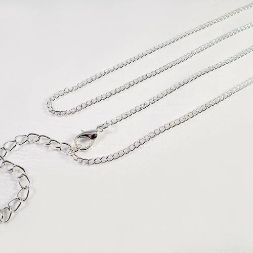 Collier à chaîne 45cm argenté avec fermoir à mousqueton chaînette d'extension et mini breloque goutte 