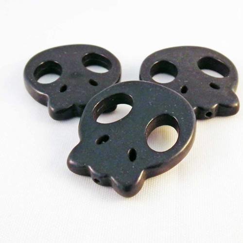 Trois grandes perles tête de mort noires de 22mm x 20mm 