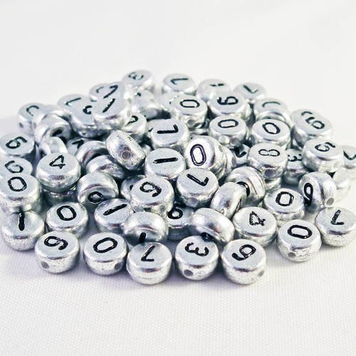 Lot de 500 perles numérotées de 0 à 9 de 7mm de couleur argent métallique aléatoire 