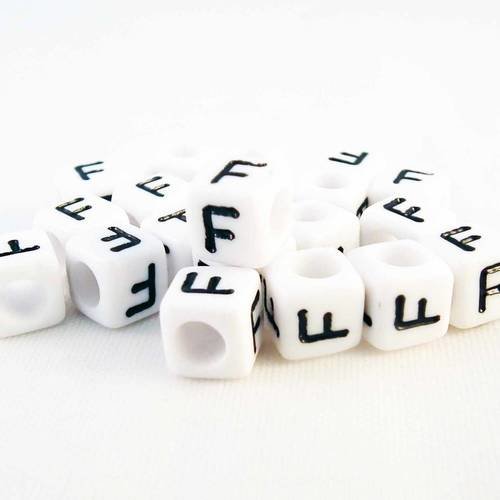 Nl20 - 1 perles alphabet lettre f en acrylique cubiques cubes de couleur blanc et noir 