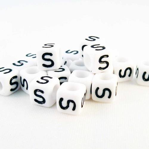 Nl33 - 1 perles alphabet lettre s en acrylique cubiques cubes de couleur blanc et noir 