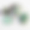 Hev04 - magnifique breloque pendentif de forme rectangle irrégulière en verre oeil de tigre vert avec bélière 