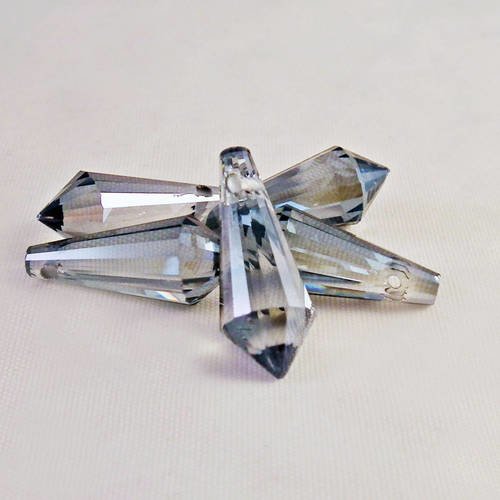 Hev09 - une perle forme de trapèze losange goutte en verre de cristal à reflet 