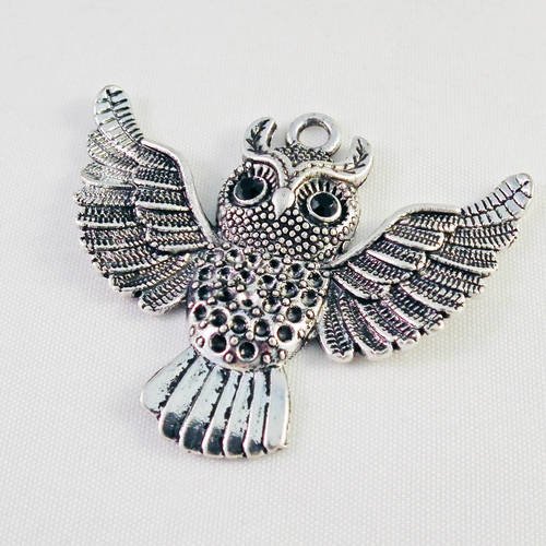 Grande breloque pendentif hibou aux yeux strass noirs 