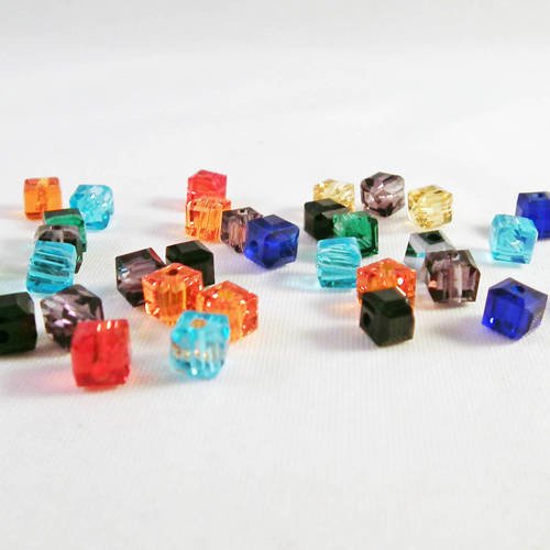 Pco35 - lot de 5 perles cube cubiques en verre de couleurs mixtes de 4mm 