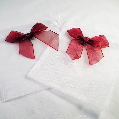Sp20b - 2 magnifiques pochettes cadeau organza blanches à noeud rouge 