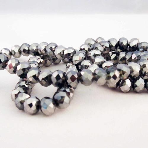 Une enfilade de 100 perles précieuses argenté métallique 6mm x 4mm en verre cristal à facettes. 