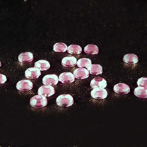 Ici44 - lot de 50 demi-perles lilas métallique de 4mm en acrylique à coller. 