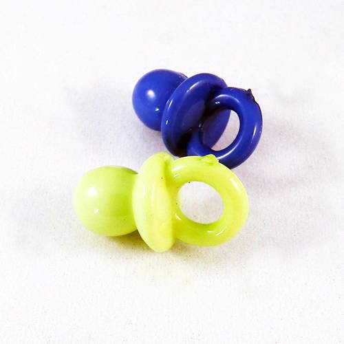 Pu47 - 2 pendentifs breloques en forme de suce sucette pour bébé 