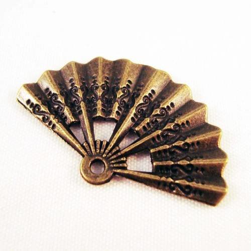 Bd09 - breloque pendentif éventail style asiatique de couleur bronze 