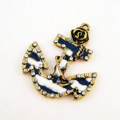 Jolie breloque pendentif bronze ancre de bateau marine et blanc strass et fleur dorée 