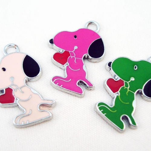 Lot de 3 breloques pendentif chien snoopy de couleurs mixtes en émail 