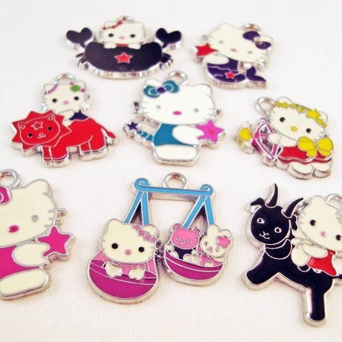 Superbe lot de 8 pendentifs hello kitty en émail 