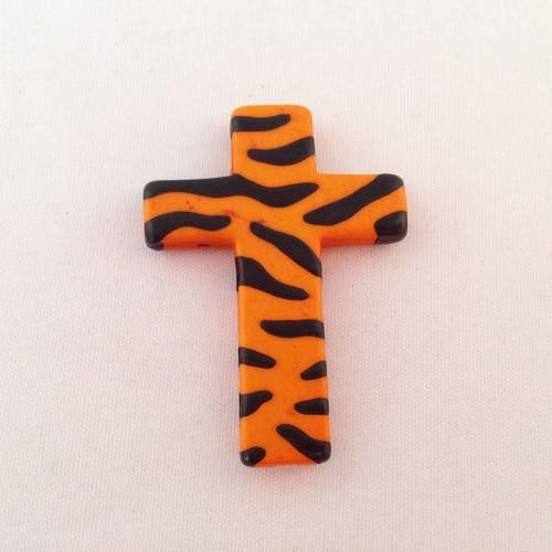Grande croix zébrée orange en acrylique 
