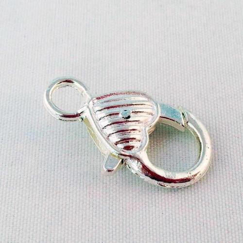 Grand fermoir à mousqueton motif coeur, argenté, 27mm x 14mm. 