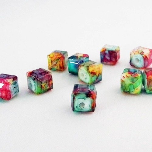 Psm06 - 5 perles carré cube cubiques cristal à facettes veines de dragon marbre