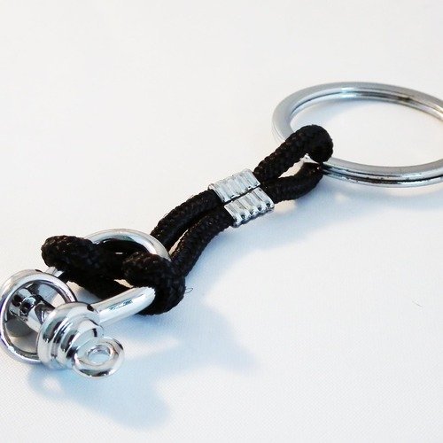 Sp53 - porte-clés de 10cm serrure unique et anneau en métal de couleur argent avec cordon fil noir de marque troika.