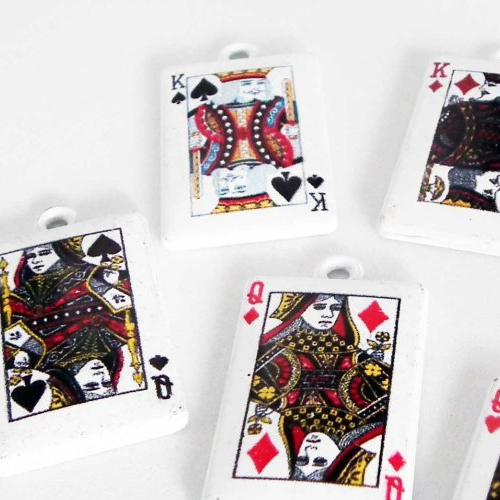 E15 - 1 breloque roi de pique breloques cartes jouer poker métal blanc
