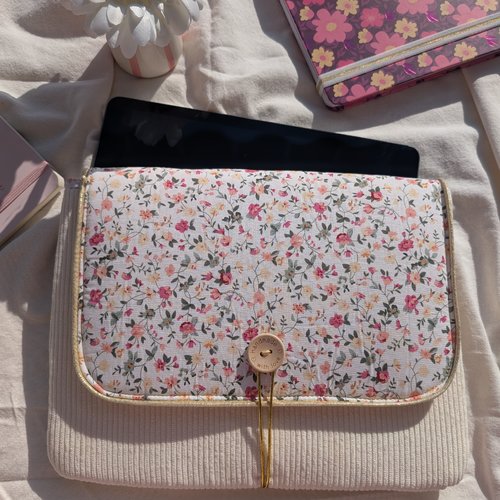 Housse ipad et tablette molletonnée- douceur florale et velours