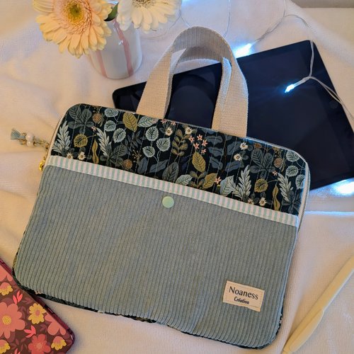 Pochette tablette ipad matelassée avec poignée-modèle feuillage