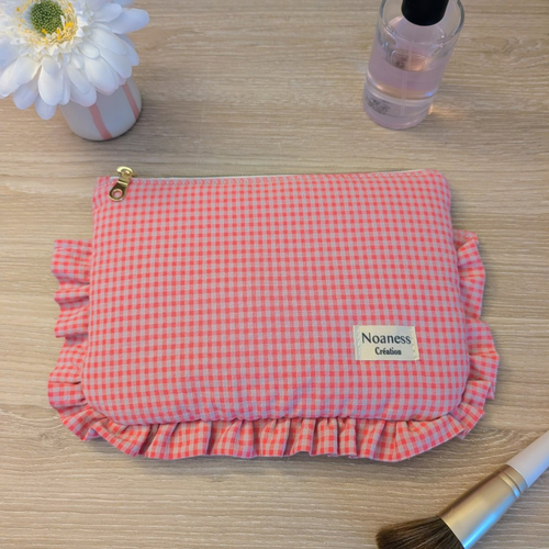 Pochette maquillage à volant artisanale- trousse beauté vichy rose- pochette zippée fait main