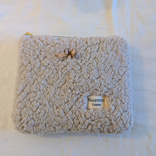 Pochette maquillage en sherpa beige doublée coton à motif coeurs - cadeau femme
