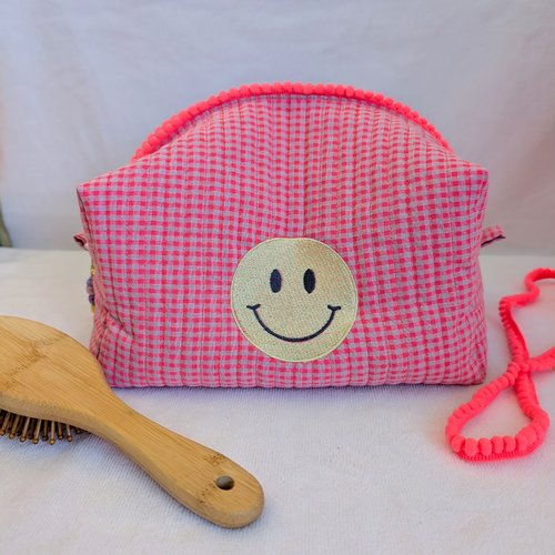 Rousse de toilette matelassée rose – pochette coton vichy avec smiley brodé, trousse de rangement fait main