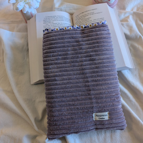 Pochette livre broché fleurie- protection et douceur pour vos lectures