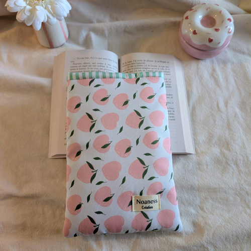 Pochette protège livre de poche artisanale- housse livre tissu imprimé pêches roses- accessoire lecture fait main