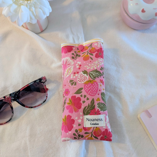 Pochette à lunettes artisanale fleurie rose- étui souple en tissu- protection lunettes fait main