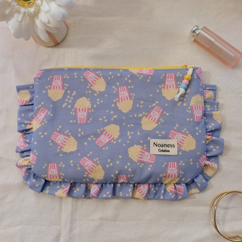 Pochette maquillage à volant artisanale- trousse beauté tissu pop corn- pochette zippée fait main