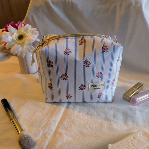 Trousse de maquillage matelassée artisanale- grande trousse de toilette en coton fleuri- doublée de molleton souple