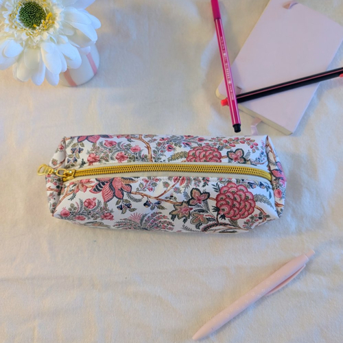 Trousse de bureau fleurie en coton- trousse scolaire, lycée, bureau- pochette à crayons artisanle