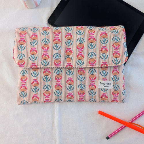 Pochette pour tablette 11 pouces matelassée- housse ipad en coton- étui de protection fait main