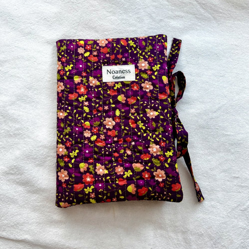 Pochette pour liseuse 6,8 pouces - housse matelassée fleurie au fil doré