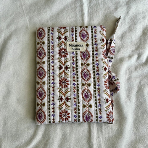 Pochette liseuse matelassée - housse kindle 6,8 pouces - étui tissu fleuri - protection fait main - cadeau femme