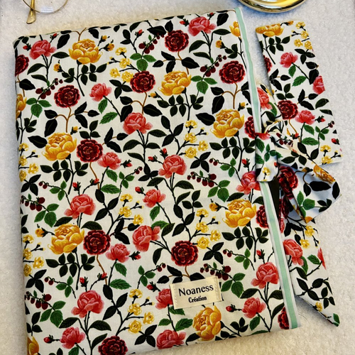Pochette à livre maxi format- pochette molletonnée motif floral vintage- étui livre grand format broché et tablette-