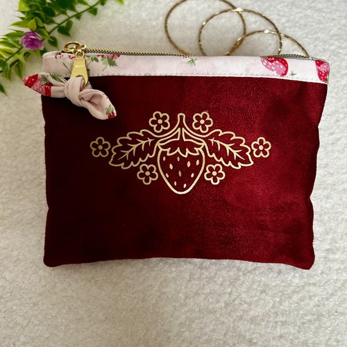 Pochette élégante en suédine bordeaux et coton motif fraise- dorure délicate- fait main