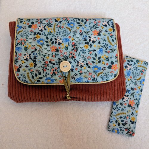 Pochette à livre molletonnée velours terracotta et fleurs de printemps- avec marque-page assorti