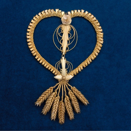 Cœur tissé avec 8 tiges de pailecadeau troisième année de mariage (noces de froment 3 ans)