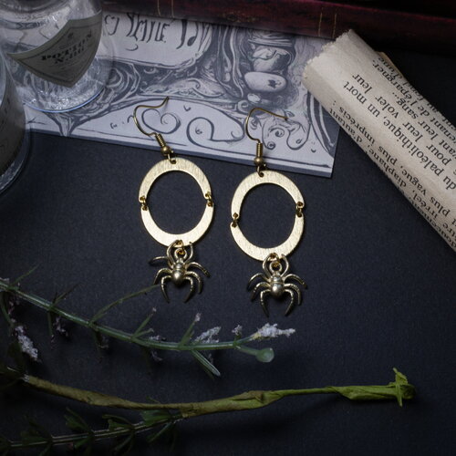 Boucles d'oreilles d'araignée -  goth  en laiton