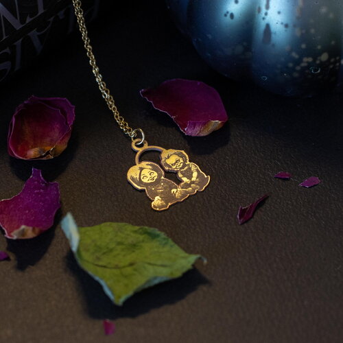 Simple collier pendentif couples mythiques : gothique, laiton